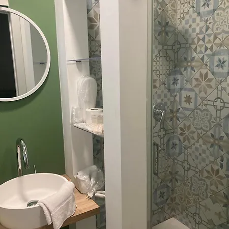 Holabologna Luxury And Flats בית הארחה 3*