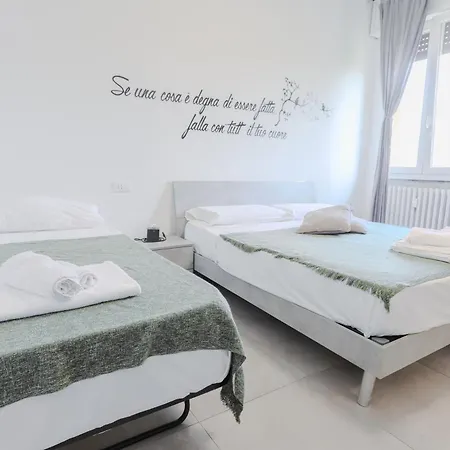 Holabologna Luxury And Flats 4* Bolonia