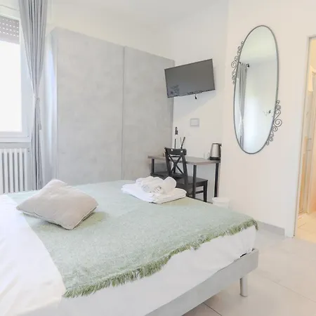 Holabologna Luxury And Flats Pensión 4*