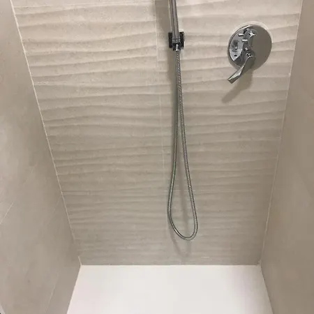 בית הארחה Holabologna Luxury And Flats 3*