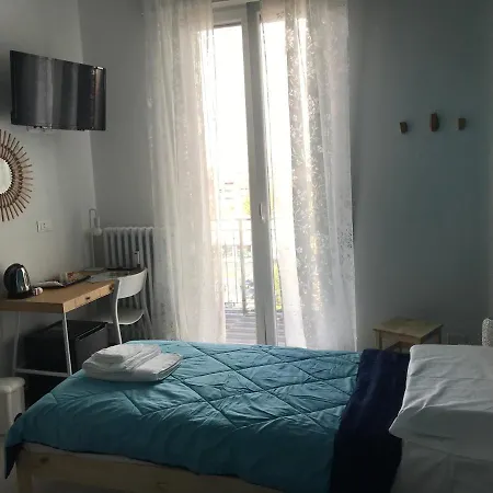 בית הארחה Holabologna Luxury And Flats 3*