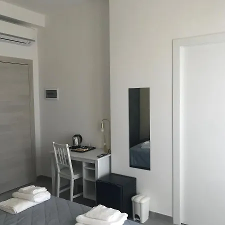 בית הארחה Holabologna Luxury And Flats 3*