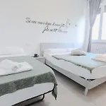 Holabologna Luxury And Flats 4* Болонья