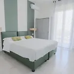 Holabologna Luxury And Flats Гостевой дом 4*