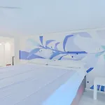 Гостевой дом Holabologna Luxury And Flats 4*