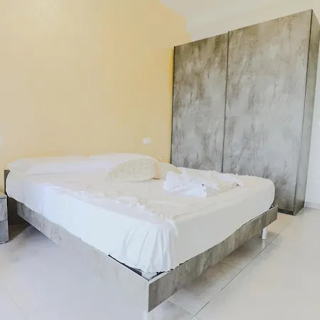 Holabologna Luxury And Flats Πανσιόν 3*