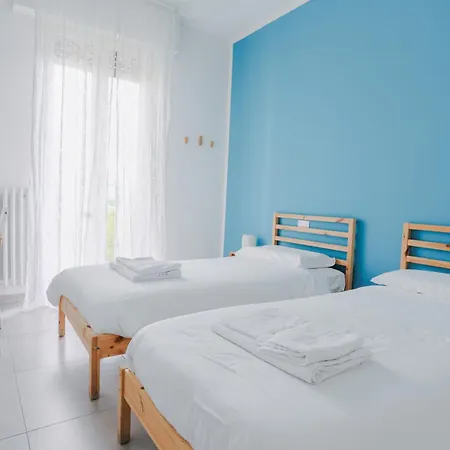 Holabologna Luxury And Flats Πανσιόν