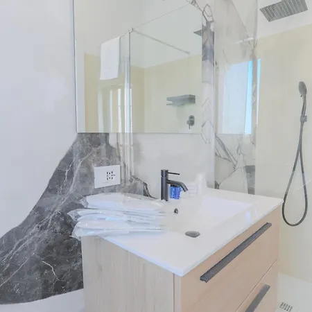 Holabologna Luxury And Flats 招待所