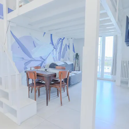 Πανσιόν Holabologna Luxury And Flats 4*