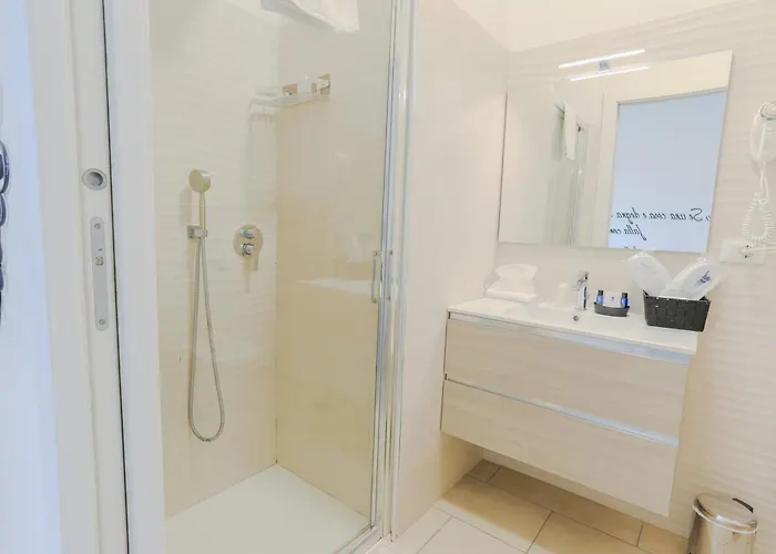 Holabologna Luxury And Flats Πανσιόν
