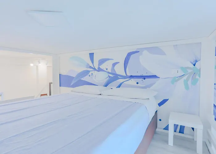 Πανσιόν Holabologna Luxury And Flats 4*