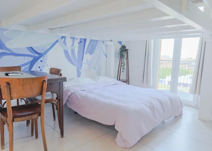 Πανσιόν Holabologna Luxury And Flats 4*