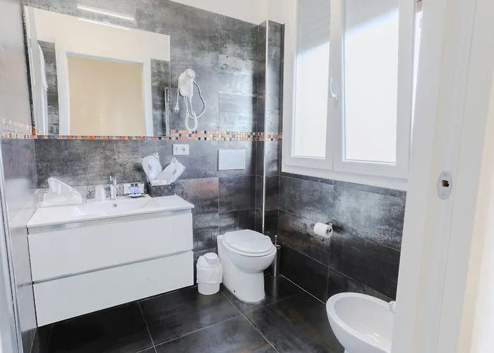 بيت ضيافة Holabologna Luxury And Flats بولونيا