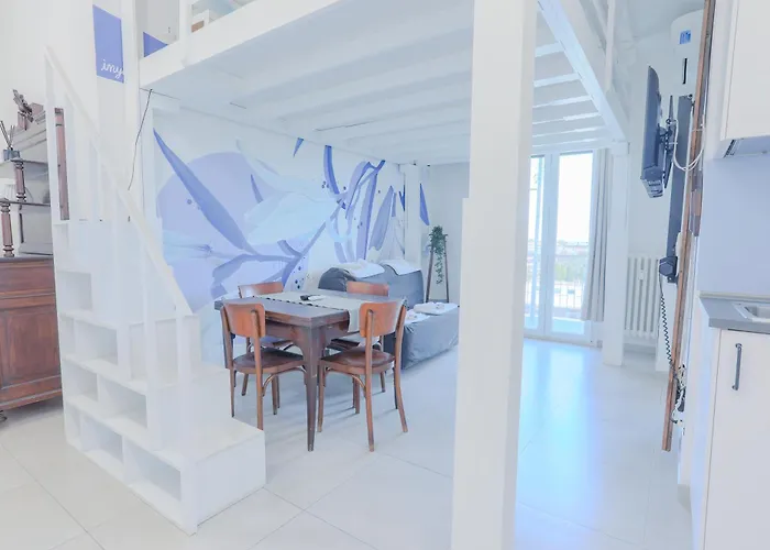 بيت ضيافة Holabologna Luxury And Flats 4*